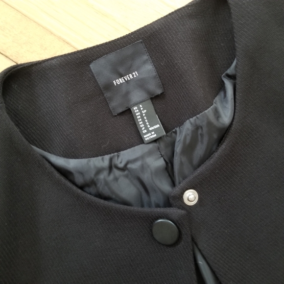 F21 Sleek Leather Jacket - Picture 2 of 4